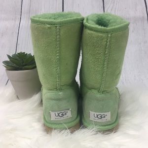 GREEN UGG BOOTS size 6W